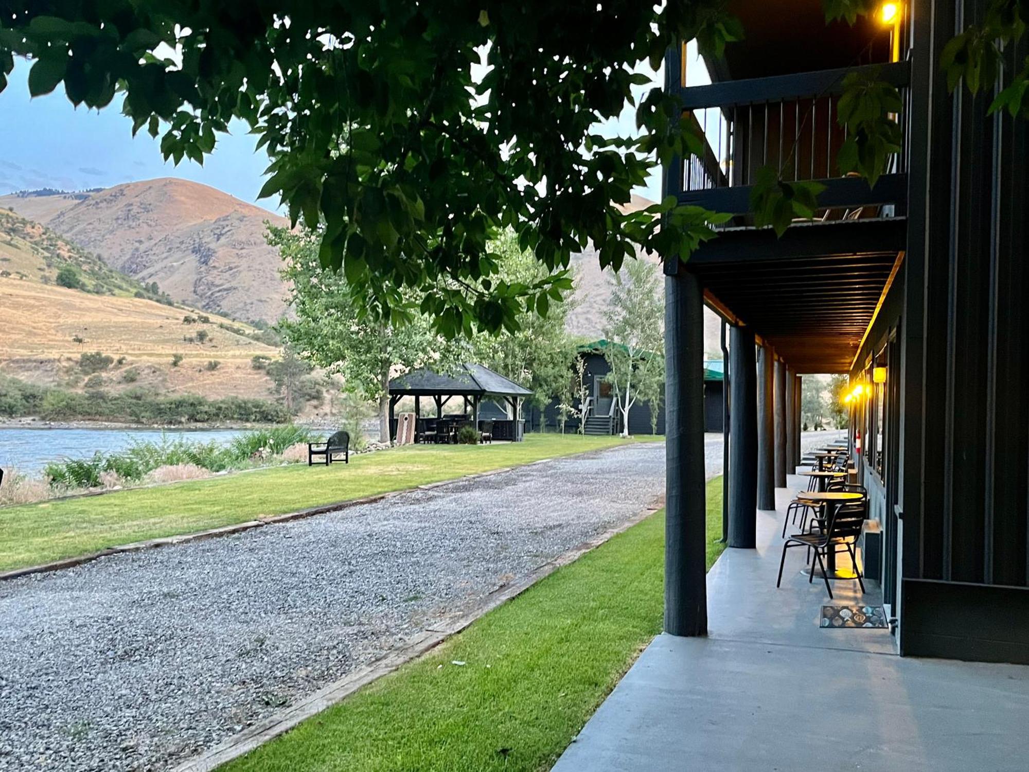 Steelhead Lodge Lucile Екстер'єр фото